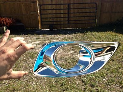 Chrome-finished cat-eye piece